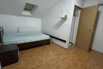 Apartament cu 3 camere semidecomandat în Gării