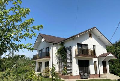 Casă cu 10 camere cu Teren 1140 Mp în Bascov - 6