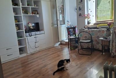 Grivitei intersectie cu Bdul Dacia vis a vis de Facultatea de Arte Plastice Grivitei intersectie cu Bdul Dacia vis a vis de Facultatea de Arte Plastice - 1