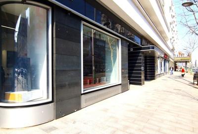 Spațiu comercial, de 11 mp, în Romană - 2