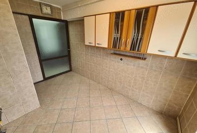Ap 2 cam in Campina, 58 mp, et 3-- 59.000e - 5