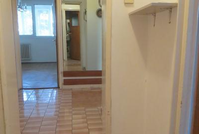 Apartament cu 4 camere semidecomandat în Titan - 2