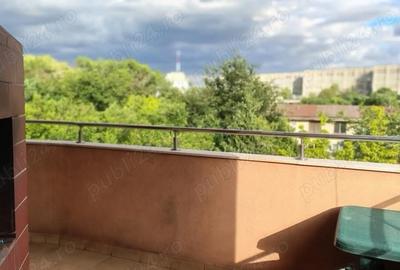 Apartament cu 4 camere decomandat în Central