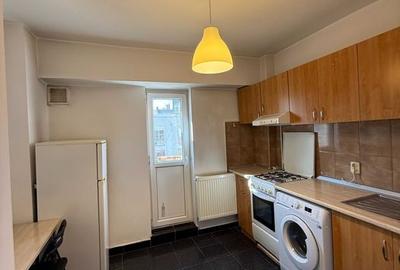 Garsoniera Unirii - Goga, stradal, mobilata si utilata modern, renovata, libera Garsoniera Unirii - Goga, stradal, mobilata si utilata modern, renovata, libera - 4