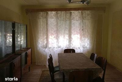 Casă cu 4 camere cu Teren 1100 Mp în Bozovici - 1