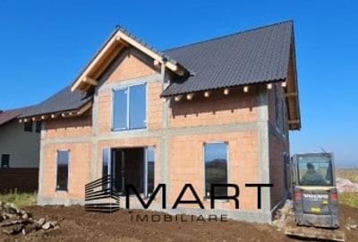 Casă individuală cu 6 camere cu Teren 499 Mp în Central