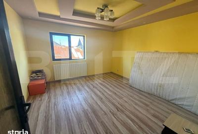 Casă cu 9 camere cu Teren 1000 Mp în Comișani - 11