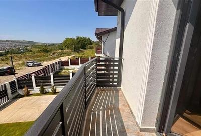 Casa tip duplex cu panorama superba asupra lacului Rediu - 12