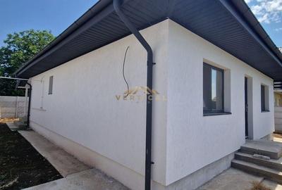 Casă cu 3 camere cu Teren 300 Mp în Berceni - 2