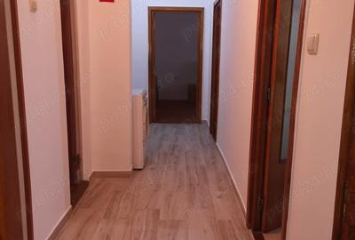 Apartament cu 3 camere decomandat în Școlilor - 4