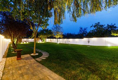 Arhitectura Distinsa: Casa Moderna Plan Parter si Piscina Privata - 21