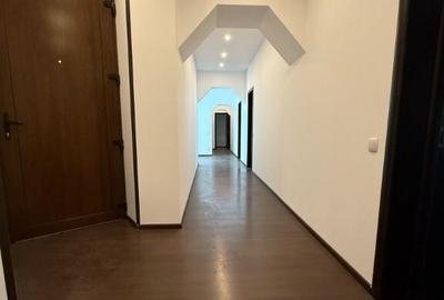 INCHIRIERE un apartament spa?ios cu 3 camere ULTRACENTRAL 139 mp - 1