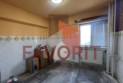 Oportunitate de cumpărare - Apartament 4 camere decomandat, zona Șagului - 5