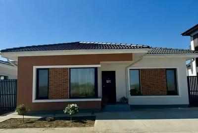 Case Napoletane parter-4 camere,2 bai, curte mare! Finisaje premium - 3