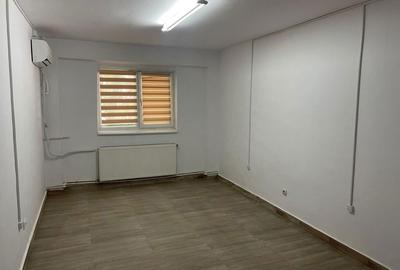 Spațiu comercial, de 18 mp, în Central - 16