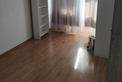 Garsonieră decomandată în Central - 1