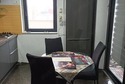 Garsonieră decomandată în Casa de Cultură
