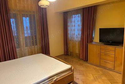 Inchiriez Apartament 3 camere, 111 mp, parcare, Mall Vitan, Proprietar - 1