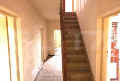 Casă cu 6 camere cu Teren 920 Mp în Central - 2