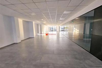 Spațiu comercial, de 261 mp, în Central - 4