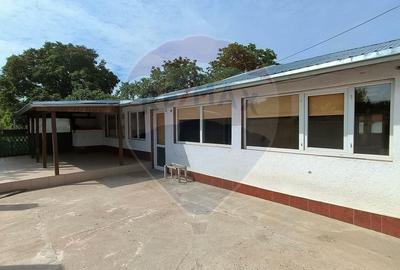 Casă cu 3 camere cu Canalizare în Nord-Est - 2