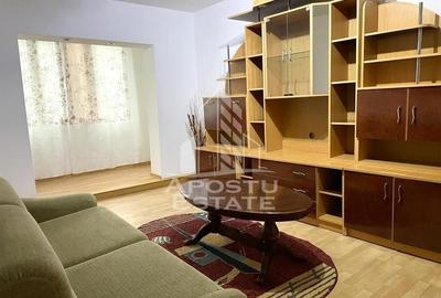 Apartament cu 4 camere,decomandat in zona Lipovei