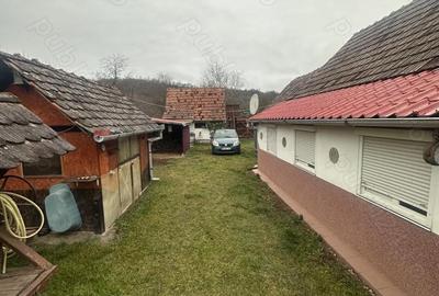 Casă cu 2 camere cu Teren 1500 Mp în Cloașterf - 1