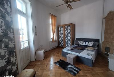 Apartament cu 3 camere în Central - 1