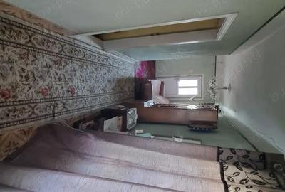 Casă cu 4 camere cu Teren 1300 Mp în Băilești - 2