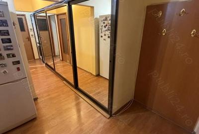 Apartament cu 3 camere decomandat în 9 Mai - 10