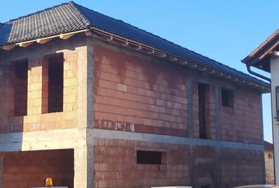 Casă individuala modernă cu 6 camere, garaj, pivniță si teren generos 650 mp - 10