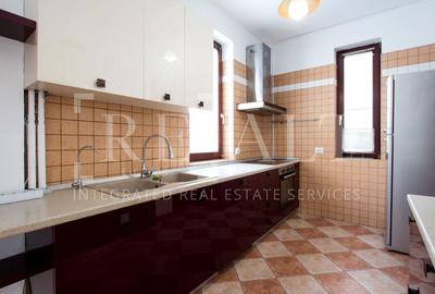 Casă cu 8 camere cu Canalizare în Floreasca - 12