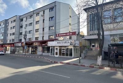Spațiu comercial, de 200 mp, în Central - 1