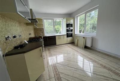 Casă individuală cu 5 camere cu Teren 400 Mp în Dâmbul Rotund - 1