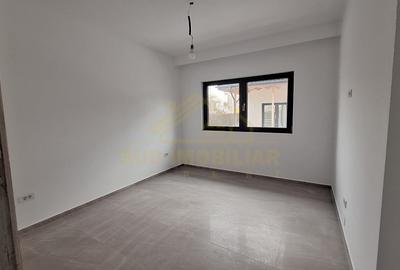 Casă individuală cu 5 camere cu Canalizare în Central - 22