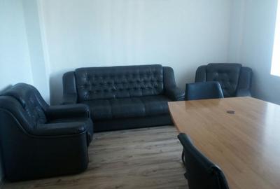 Birou, de 90 mp, în Capitol - 15