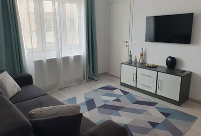 Apartament cu 3 camere semidecomandat în Central - 1