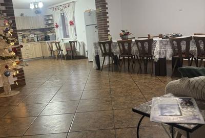 Casă cu 4 camere cu Teren 300 Mp în Bran - 1