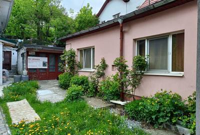 Casă cu 3 camere cu Canalizare în Sinaia - 2