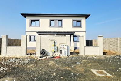 Casă cu 3 camere cu Teren 378 Mp în Central - 2