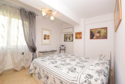 2 camere, etaj 1/4, bloc nou, metrou 1 Decembrie 1918 - 1