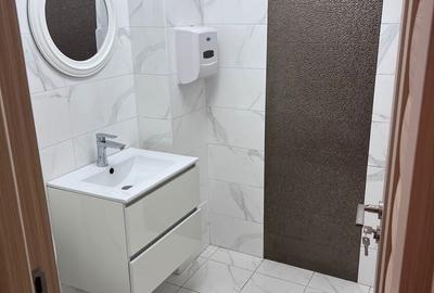 Spațiu comercial, de 57 mp, în Central - 4