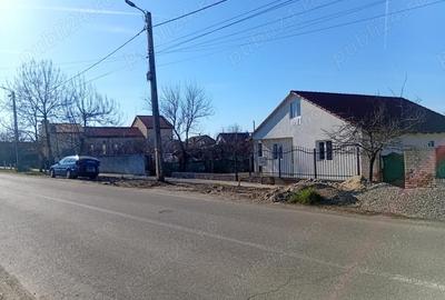 Casă cu Teren 400 Mp în Central
