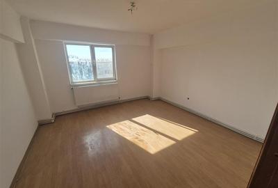 Apartament cu 2 camere decomandat în Călărași