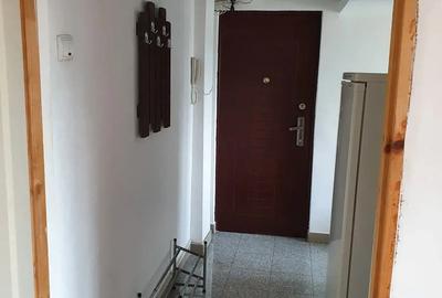 Apartament cu 3 camere semidecomandat în Șagului