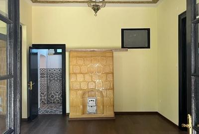 Apartament cu 4 camere semidecomandat în Central