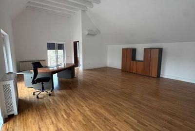 Casă cu 4 camere în Central - 11