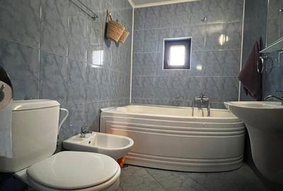 Apartament cu 3 camere în Central - 2