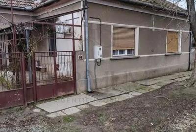 Casă cu 3 camere cu Teren 647 Mp în Moșnița Veche - 1