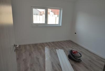 Sacalaz, 1/2 Duplex P+M 4 Camere,2 Bai,Terasa Acoperita - 14